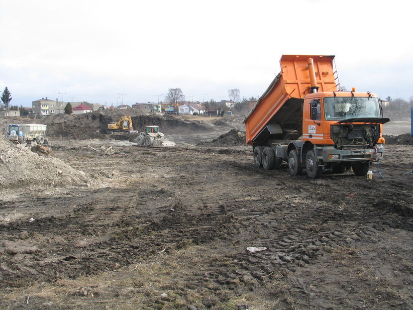 Między ulicami Lubelską i Rejowiecką prace ziemne prowadzone są na całej działce o powierzchni 5 ha