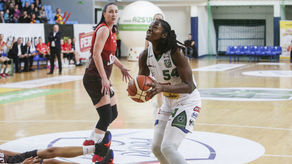 Nikki Greene zanotowała double-double z 20 punktami i 12 zbiórkami.