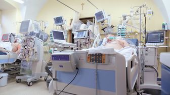 Sztuczne płucoserce ratuje życie. Z Lublina jadą nawet 300 km po pacjenta