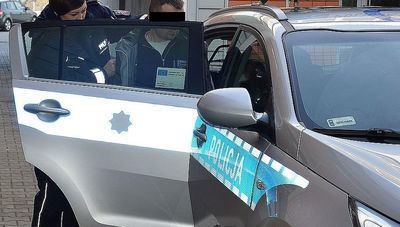 Pijany kierowca uciekał przed policjantkami. A potem wpadł na jeszcze głupszy pomysł