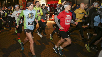 Trzecia Dycha do Maratonu. Pobiegli nocą ulicami miasta [ZDJĘCIA]