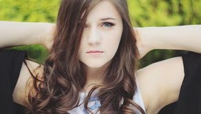 Angelika Irauth to utalentowana, młoda artystka, która liczyła na to, że na wydanie i promocję jej płyty znajdą się środki z budżetu miasta. Urzędnicy jej kibicują w dalszej karierze, ale pieniędzy na ten cel nie znaleźli 