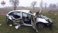 Rozbity samochód, a obok nieprzytomny mężczyzna. Miał prawie 3 promile