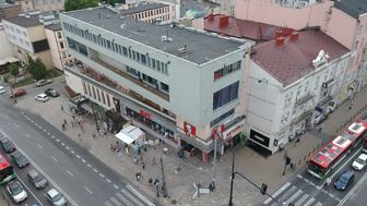 Z budynku wyprowadziła się ostatnio restauracja KFC