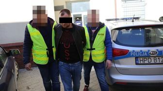 Lublin: Ruszyła samochodem i usłyszała hałas. Wysiadła sprawdzić, co się stało, a on już na to czekał