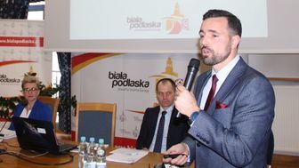 – Obiecaliśmy mieszkańcom skromne i racjonalne wydatkowanie pieniędzy – mówił prezydent Michał Litwiniuk