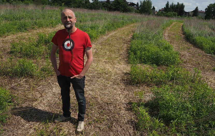Jarosław Koziara, pomysłodawca Land Art Festiwalu, twierdzi, że spotkał się z brakiem chęci współpracy ze strony władz województwa<br />
