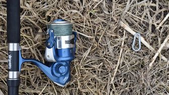 Ten wędkarz nie poszedł na ryby. Miał na oku inną zdobycz