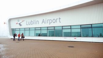 Lubelskie lotnisko może boleśnie odczuć otwarcie Centralnego Portu Komunikacyjnego. Dobrze skomunikowany CPK może wpłynąć na zmniejszenie liczby połączeń lotniczych z okolicznych mniejszych lotnisk regionalnych
