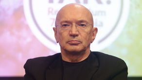 Bolesław Stelmach to jeden z najbardziej uznanych polskich architektów. Jest absolwentem i doktorem Wydziału Architektury Politechniki Krakowskiej. Habilitację uzyskał na WA Politechniki Warszawskiej. Założyciel biura Stelmach i Partnerzy, autor projektów nagradzanych w kraju i za granicą. Wśród nich znajduje się rozbudowa Sejmu RP, Lubelskiego Parku Naukowo-Technologicznego, Centrum Hydroterapii „Atrium” w Nałęczowie (Nagroda Główna SARP za 2004 r.), oddziału NBP w  Lublinie (nagroda MKiDN za najlepszą rewaloryzację), Centrum Chopinowskiego w Warszawie i rewaloryzacji Parku w Żelazowej Woli (projekty nominowane do nagrody architektonicznej Mies van der Rohe Award) i Centrum Spotkania Kultur w Lublinie (Nagroda Główna SARP za 2016 r.).
Jest dyrektorem Narodowego Instytutu Architektury i Urbanistyki. Jest też członkiem Miejskiej Komisji Urbanistyczno- Architektonicznej w Lublinie. 
