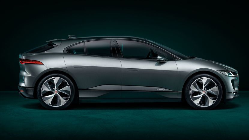 <br />
Jaguar I-PACE dostępny jest od 356.600 PLN brutto. Samochód posiada posiadają 3-letnią gwarancję oraz pakiet serwisowy i 8-letnią gwarancję na akumulatory.
