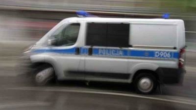 "Traktorzysta" po wpływem alkoholu i… w samej bieliźnie. Nietypowa interwencja policjantów