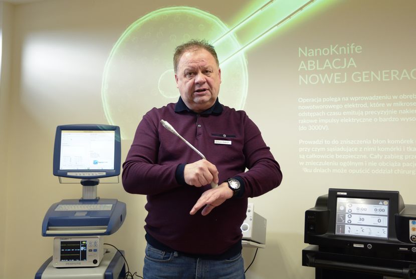 Lublin jest siódmym ośrodkiem w kraju, który stosuje nowatorską metodę operacji trzustki NanoKnife. Na zdjęciu dr n. med. Ryszard Wierzbicki, który wykonał już 40 takich operacji