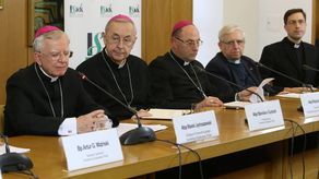 Raport obejmuje okres od 1 stycznia 1990 r. do 30 czerwca 2018 r.