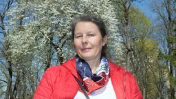 Ewa Trzaskowska. Absolwentka filozofii przyrody, ekolog, architekt krajobrazu. Zajmuje się zagadnieniami dotyczącymi kształtowania i ochrony krajobrazu otwartego, terenów zieleni miast, systemu przyrodniczego i wypoczynkowego. Znaczącą część jej zainteresowań stanowią tereny zieleni osiedlowej i ich znaczenie w kształtowaniu właściwego środowiska życia człowieka oraz siedlisk dla zwierząt. Jest członkiem Zespołu Ekspertów Zielonego Budżetu miasta Lublin.