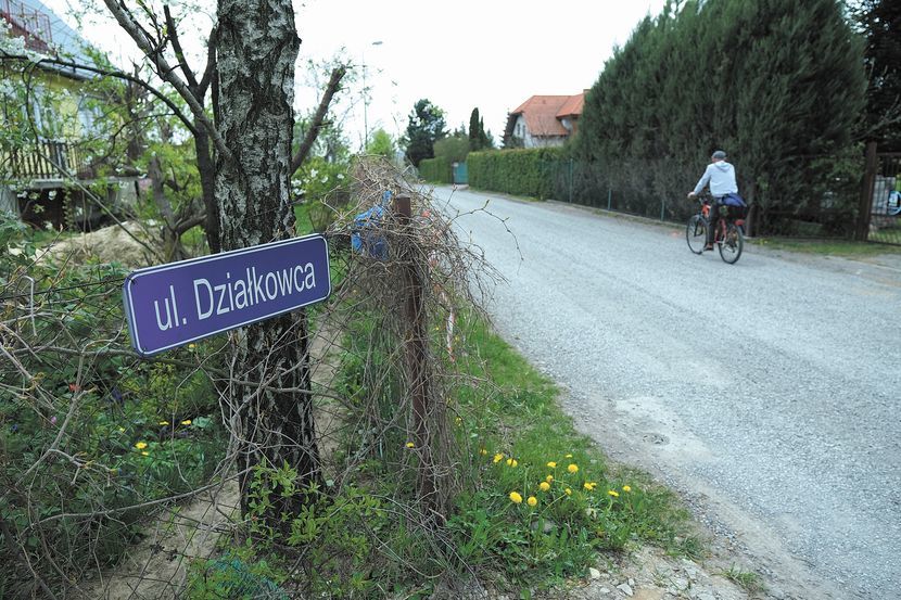 Z zastosowaniem nowej technologii jest obecnie utwardzana m.in. ul. Działkowca <br />
