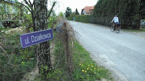 Z zastosowaniem nowej technologii jest obecnie utwardzana m.in. ul. Działkowca 
