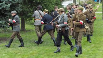 Młodzi, piękni, niezłomni. Dziewczęcym okiem na Żołnierzy Niezłomnych, Wyklętych