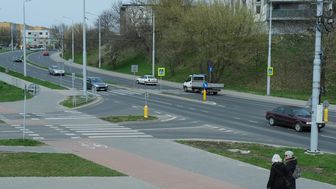 Projekt zmian w organizacji ruchu na ul. Nadbystrzyckiej jest już opracowywany w Urzędzie Miasta i będzie niezwłocznie przekazany zarządcy drogi – informuje Ratusz. Ale wcale nie oznacza to, że jeszcze w tym roku powstanie tu sygnalizacja
