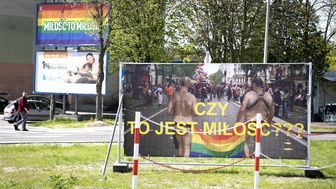 Golasy były odpowiedzią „grupy mieszkańców” na tęczowy billboard stowarzyszenia Marsz Równości