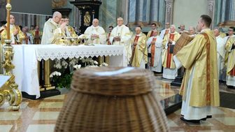 Abp Budzik: Wybujały erotyzm zatruwa nasze duchowe środowisko, w którym żyjemy