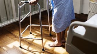 "Szpital to nie przechowalnia”. Dlaczego na niektórych oddziałach przed świętami przybywa pacjentów?