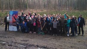 W tegorocznej akcji sadzenia lasu uczestniczyli uczniowie Szkoły Podstawowej w Łosińcu. Wraz z energetykami w Nadleśnictwie Tomaszów Lubelski posadzili ponad 5000 drzewek
