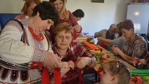 Robią rekordowo dużą palmę. Będzie nowy rekord? [zdjęcia]