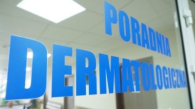 Sporo pacjentów ignoruje objawy lub nie ma świadomości ryzyka. Do dermatologa zgłaszają się kiedy choroba jest już zaawansowana