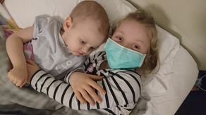 Marysia ze starszą siostrą