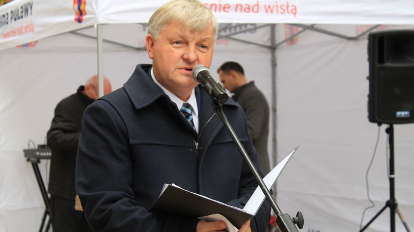 Wójt gminy Puławy Krzysztof Brzeziński