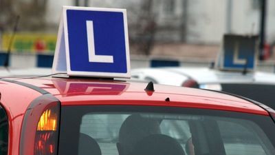 W przypadku podejrzeń o nietrzeźwość instruktor może jedynie poprosić kursanta o dmuchnięcie w alkomat