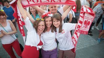 Kibice będą mieć do dyspozycji wyznaczone miejsca parkingowe i nie zapłacą za przejazdy komunikacją miejską