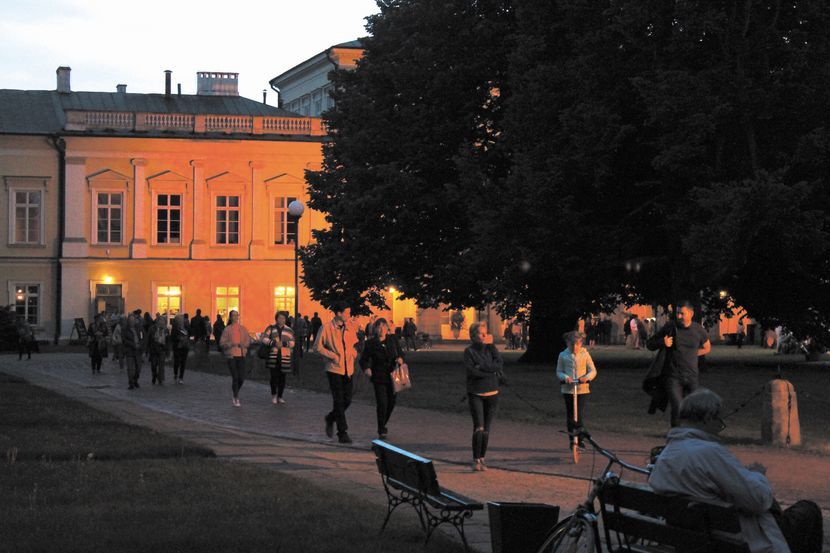 W Noc Muzeów Puławy zapraszają miłośników sztuki do pałacu książąt, a także pozostałych obiektów znajdujących się w Parku Czartoryskich<br />
