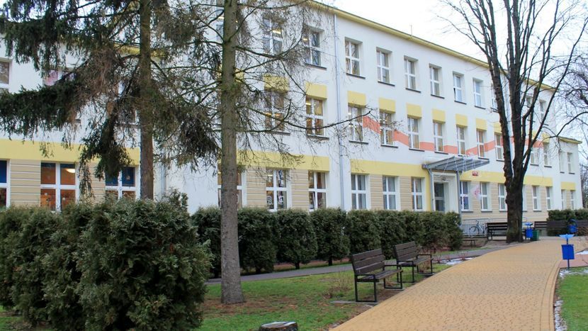 Szkoła Podstawowa nr 2 w Puławach to jedna z kilku placówek, w której w tym roku możemy spodziewać się zmiany na stanowisku dyrektora <br />
