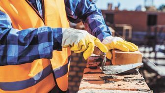 Budowa domu. Jakie są nieprzewidziane koszty robocizny?