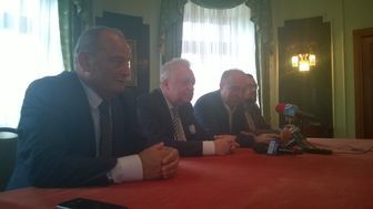 Riad Haidar (pierwszy z lewej)