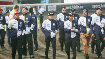 Robert Lambert (w środku) awansował razem z reprezentacją do finału Speedway of Nations.