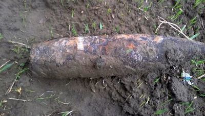 Puławy: Niewybuch w polu