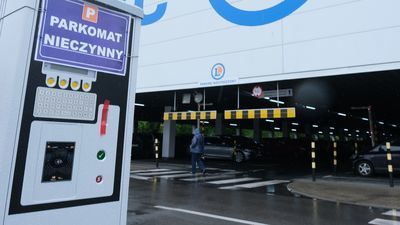 Kolejny supermarket w Lublinie wprowadza płatne parkowanie. Jest już parkomat