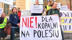 Uczestnicy demonstracji żądają odstąpienia od budowy nowych kopalń
