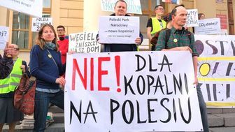 Uczestnicy demonstracji żądają odstąpienia od budowy nowych kopalń
