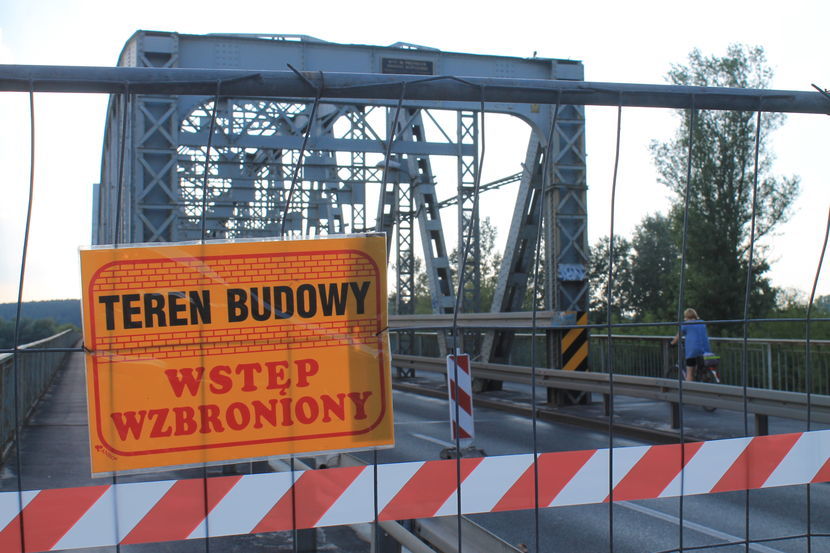 Zgodnie z nowymi informacjami zamykanie starego mostu ma rozpocząć w najbliższy wtorek, 14 maja