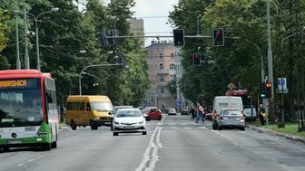 W związku z przebudową wzdłuż Al. Racławickich wyciętych ma być 89 drzew, wzdłuż ul. Poniatowskiego 77, a wzdłuż Lipowej 30.