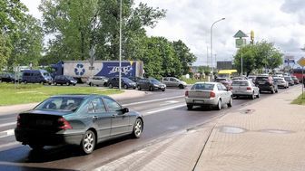 Po zamknięciu starego mostu ul. Dęblińska przed wjazdem na nowy most mocno się korkuje
