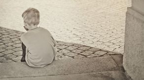 Bicie, kopanie, gryzienie to w klasie codzienność. Tylko, że agresor wcale nie jest złym dzieckiem