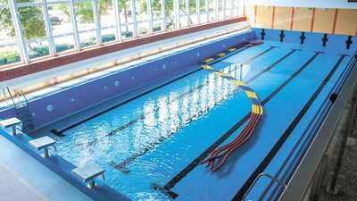 Łęczna: Po długiej przerwie basen ponownie wypełnia się wodą