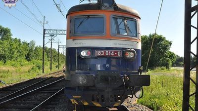 Wszedł na tory, nie reagował na sygnały. 62-latek śmiertelnie potrącony przez pociąg