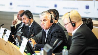 – W lubelskim mamy powiat, gdzie przez ASF zniknęło ponad 1,5 tys. gospodarstw – mówił w Brukseli Sławomir Sosnowski (na zdjęciu drugi z prawej)