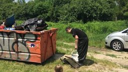 Wysprzątali kolejną rzekę w Lublinie. Wyciągali z wody części samochodowe